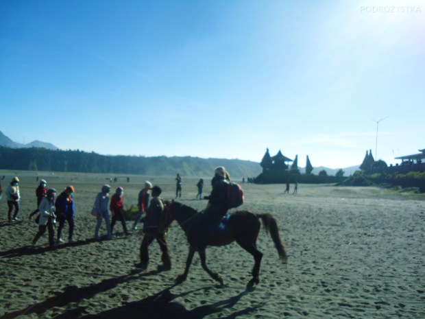 Indonezja, wyspa Java, okolice wulkanu Bromo, siedzę na koniu!