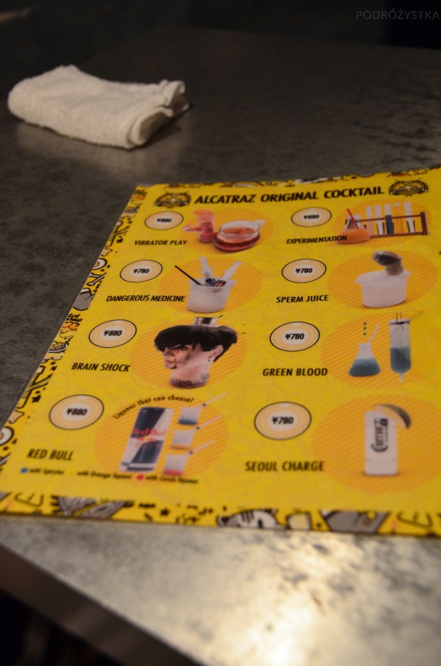 Japonia, Tokio, Alcatraz E.R., menu niecodziennych drinków w równie oryginalnych naczyniach
