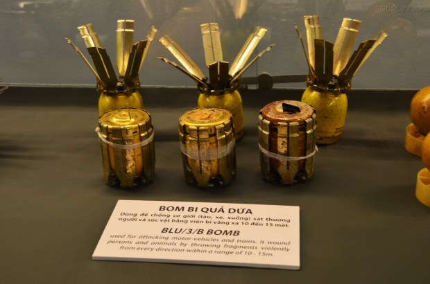Wietnam, Ho Chi Minh City (Sajgon), War Remnants Museum - Muzeum Pozostałości Wojennych, bomby