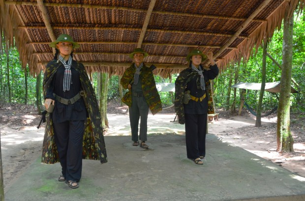 Wietnam, Cu Chi, Cu Chi Tunnels (Ben Duoc), inscenizacja - partyzanci z Wietkongu
