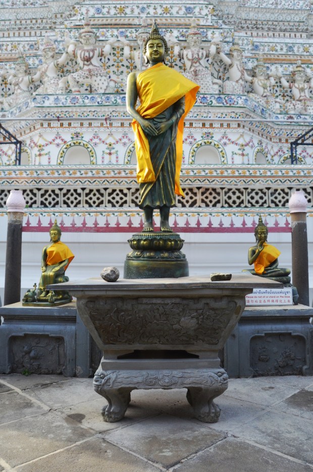 Tajlandia, Bangkok, świątynia Wat Arun, posąg Buddy