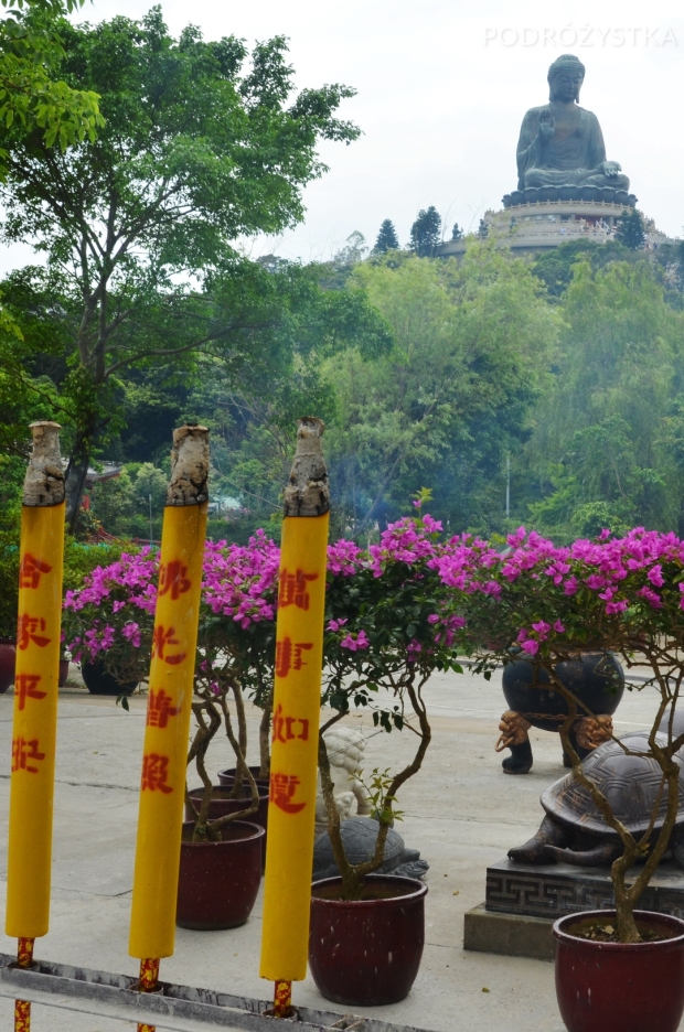 Chiny, Hongkong, wyspa Lantau, Po Lin Monastery (klasztor Po Lin), ogromne kadzidła