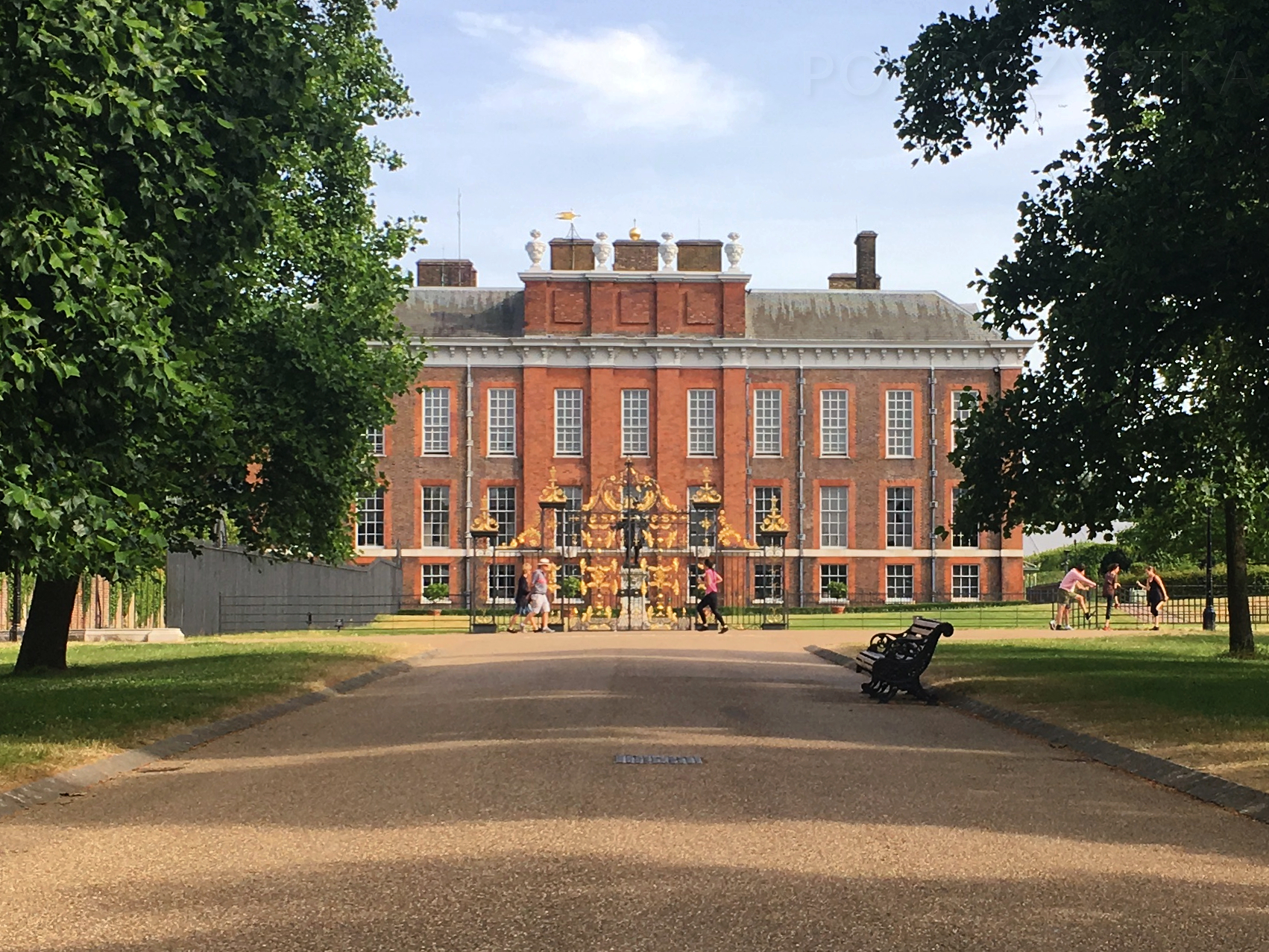 UK_I_11_Kensington_Palace_Side_Gate_50_size_watermark